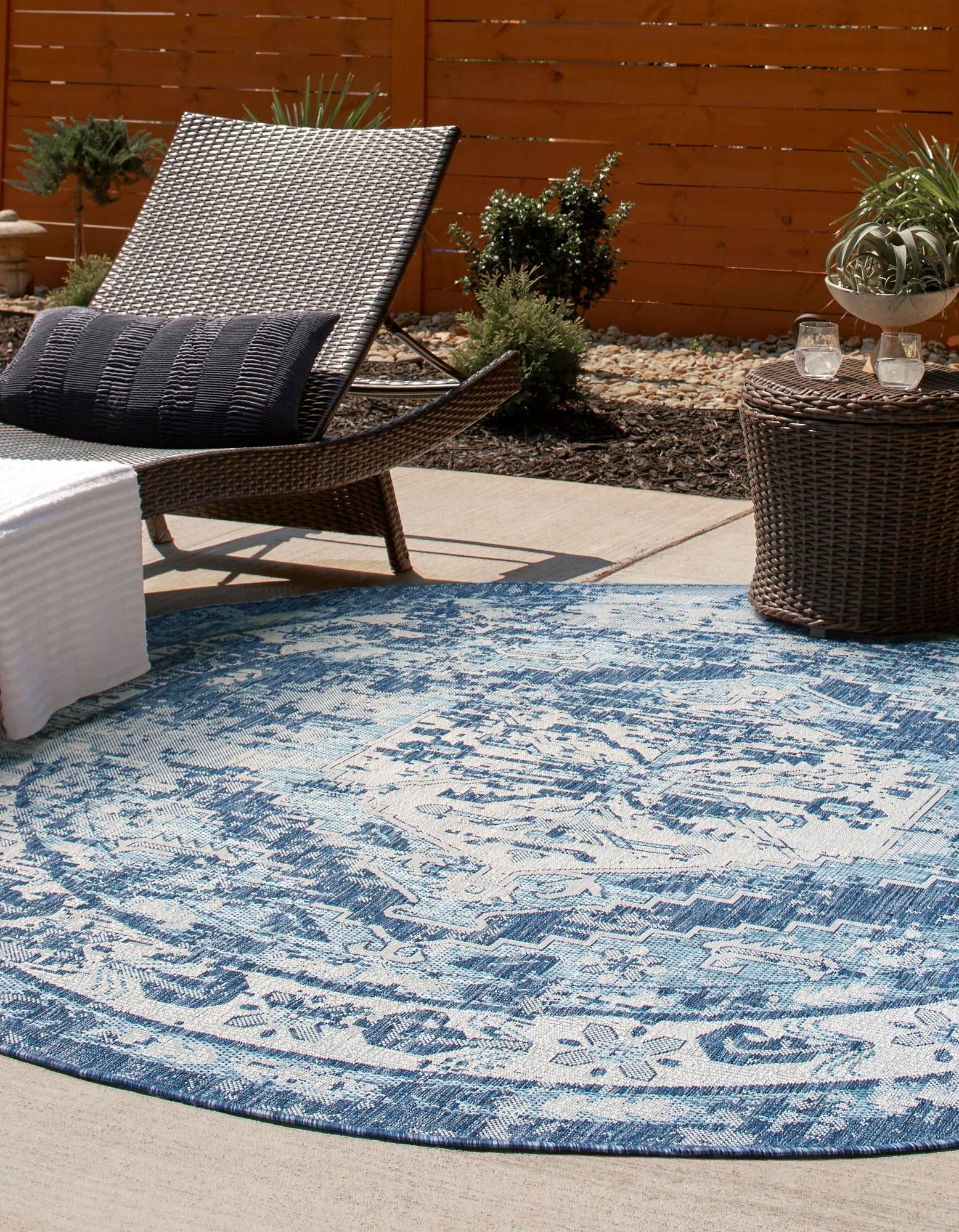 Patio Heritage Collection Area Rug -  Augusta (Blue)