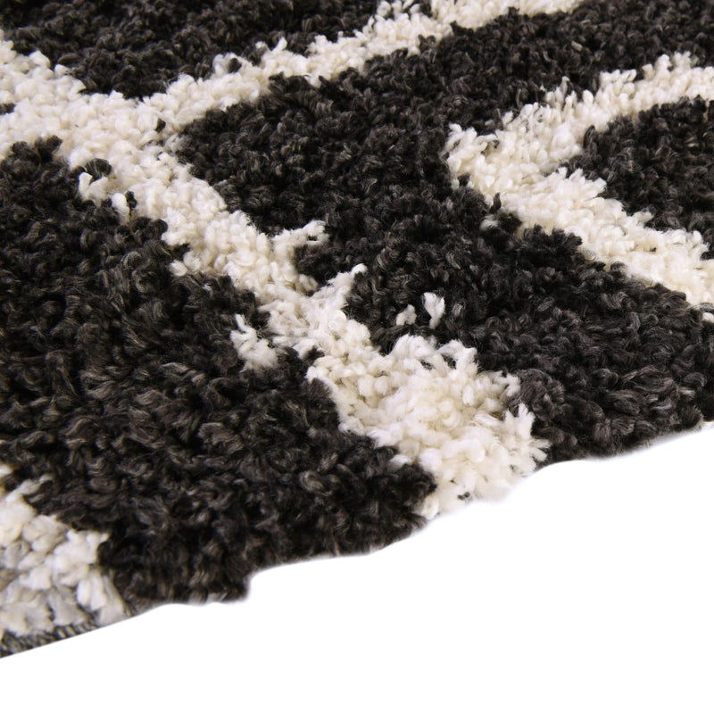 Cozy Cove Shag Collection Area Rug -  Dunes Round Black and White  lifestyle 94