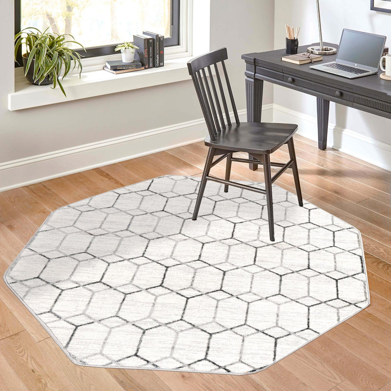 Garden Maze Retreat Collection Area Rug - Hedgegrove Octagon White  lifestyle 171