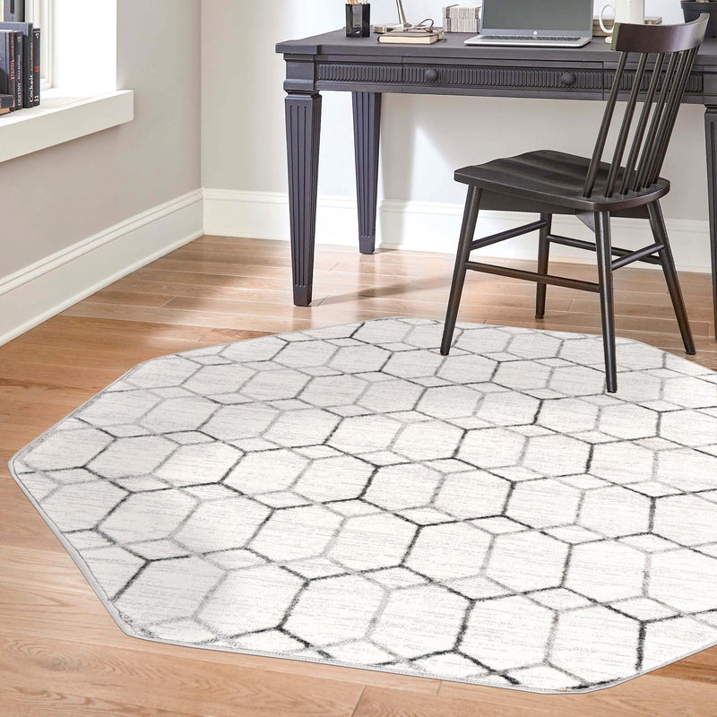 Garden Maze Retreat Collection Area Rug - Hedgegrove Octagon White  lifestyle 175