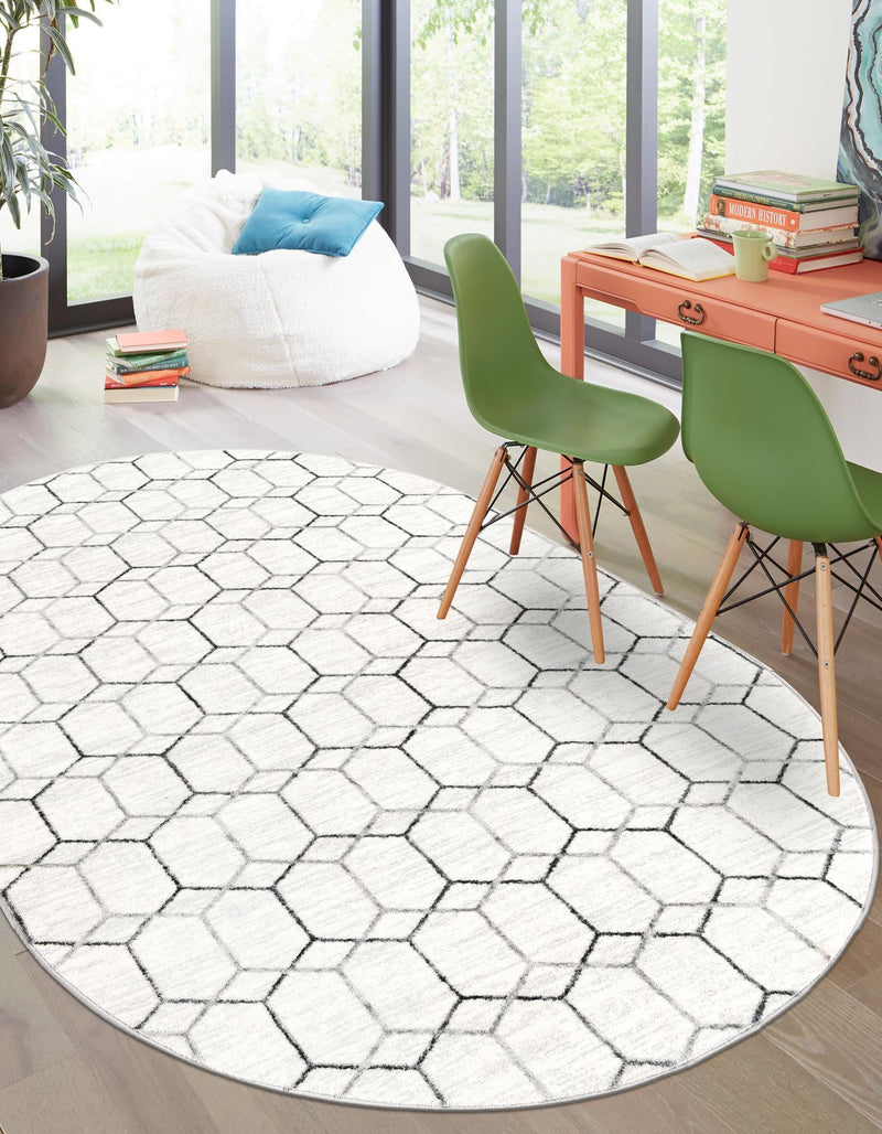 Garden Maze Retreat Collection Area Rug - Hedgegrove Oval White  lifestyle 64