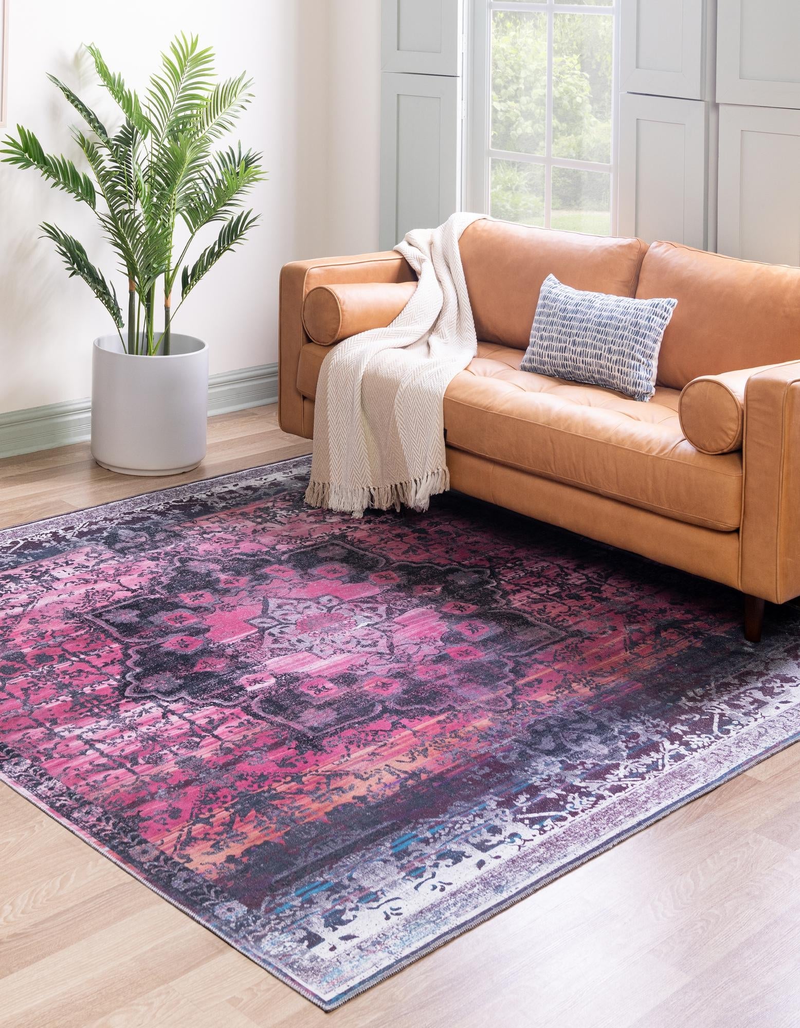 Baroque Era Collection Area Rug - Versailles (Antique Rose)