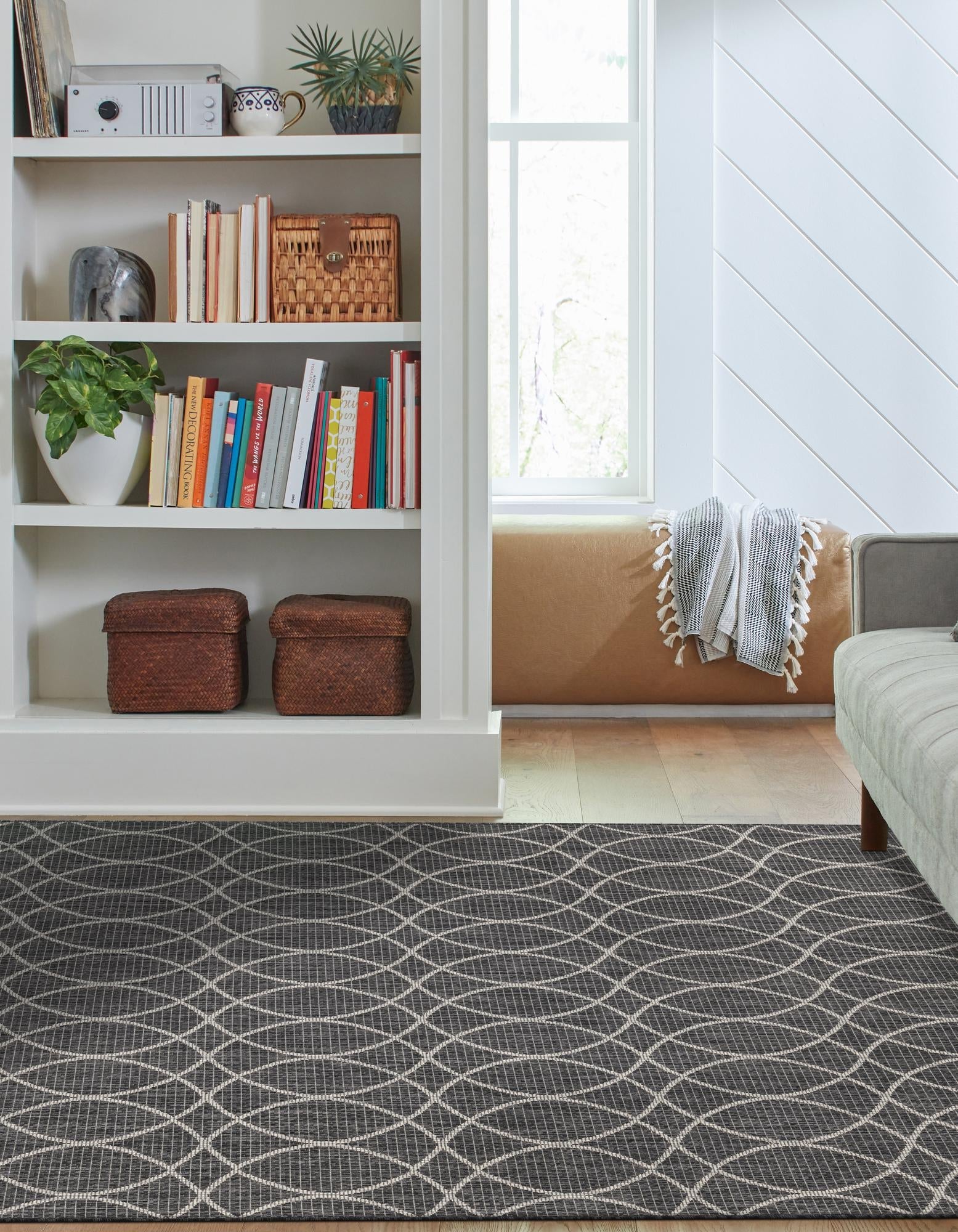 Seaside Lattice Collection Area Rug -  Pavilion (Charcoal)