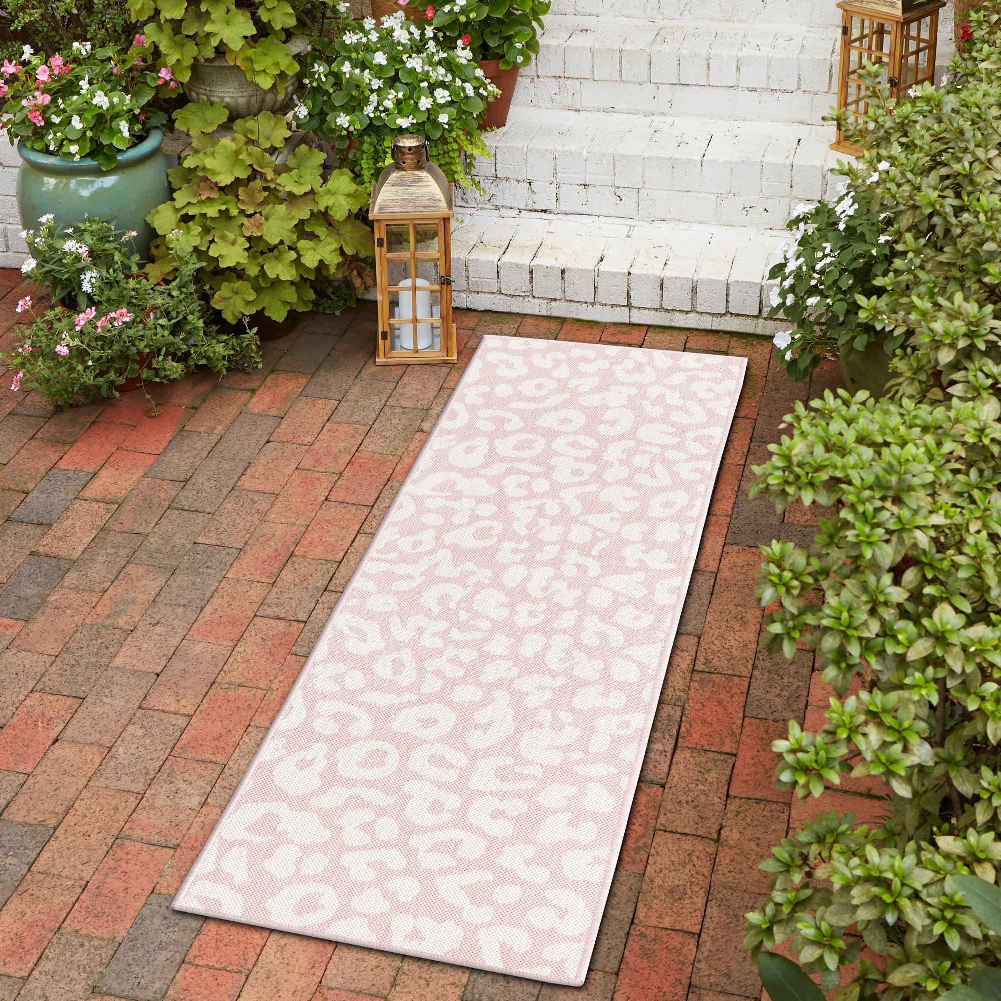 Savannah Escape Collection Area Rug -  Amazon (Pink Ivory)