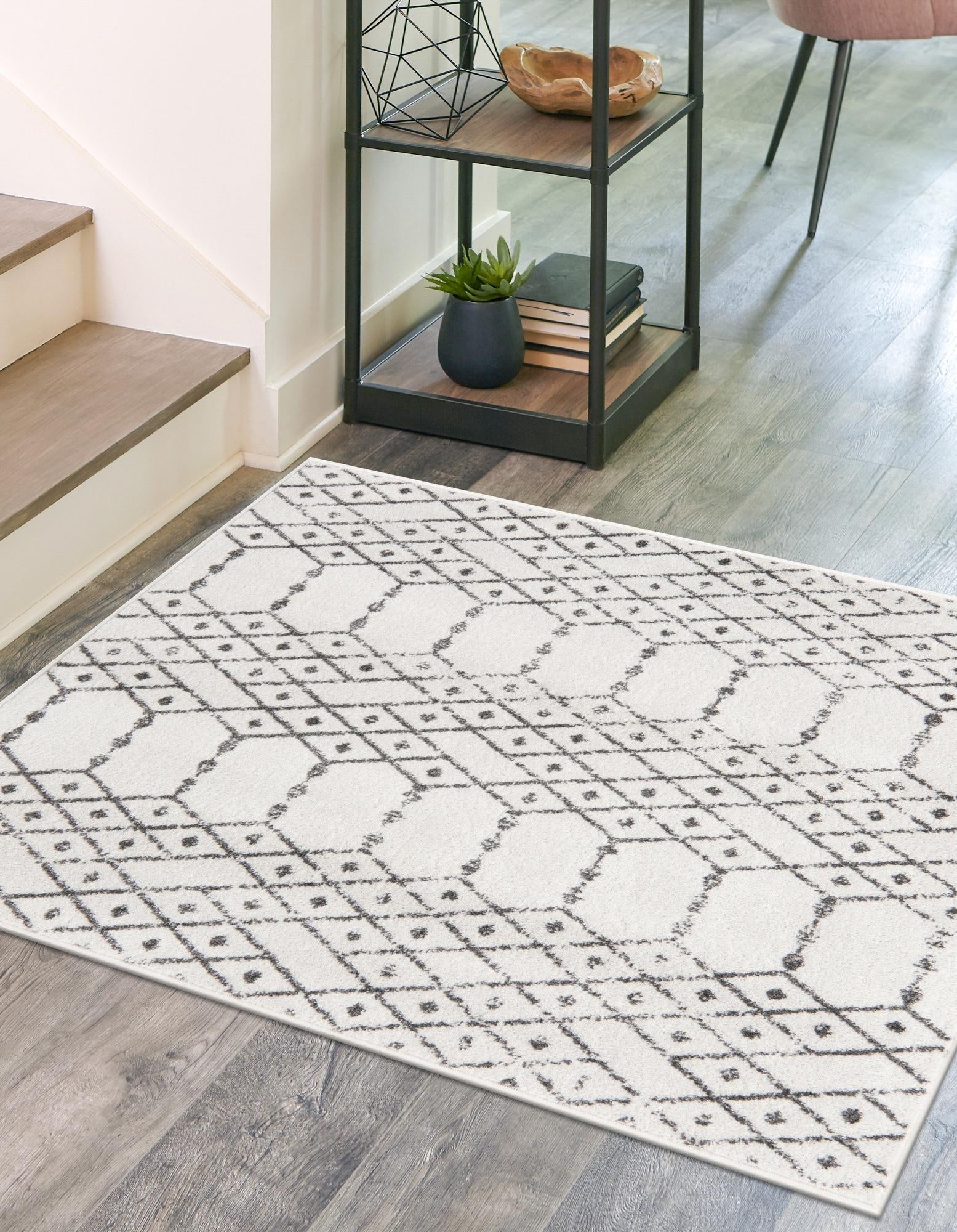 Marrakesh Lattice Collection Area Rug - Casablanca (Ivory Black)