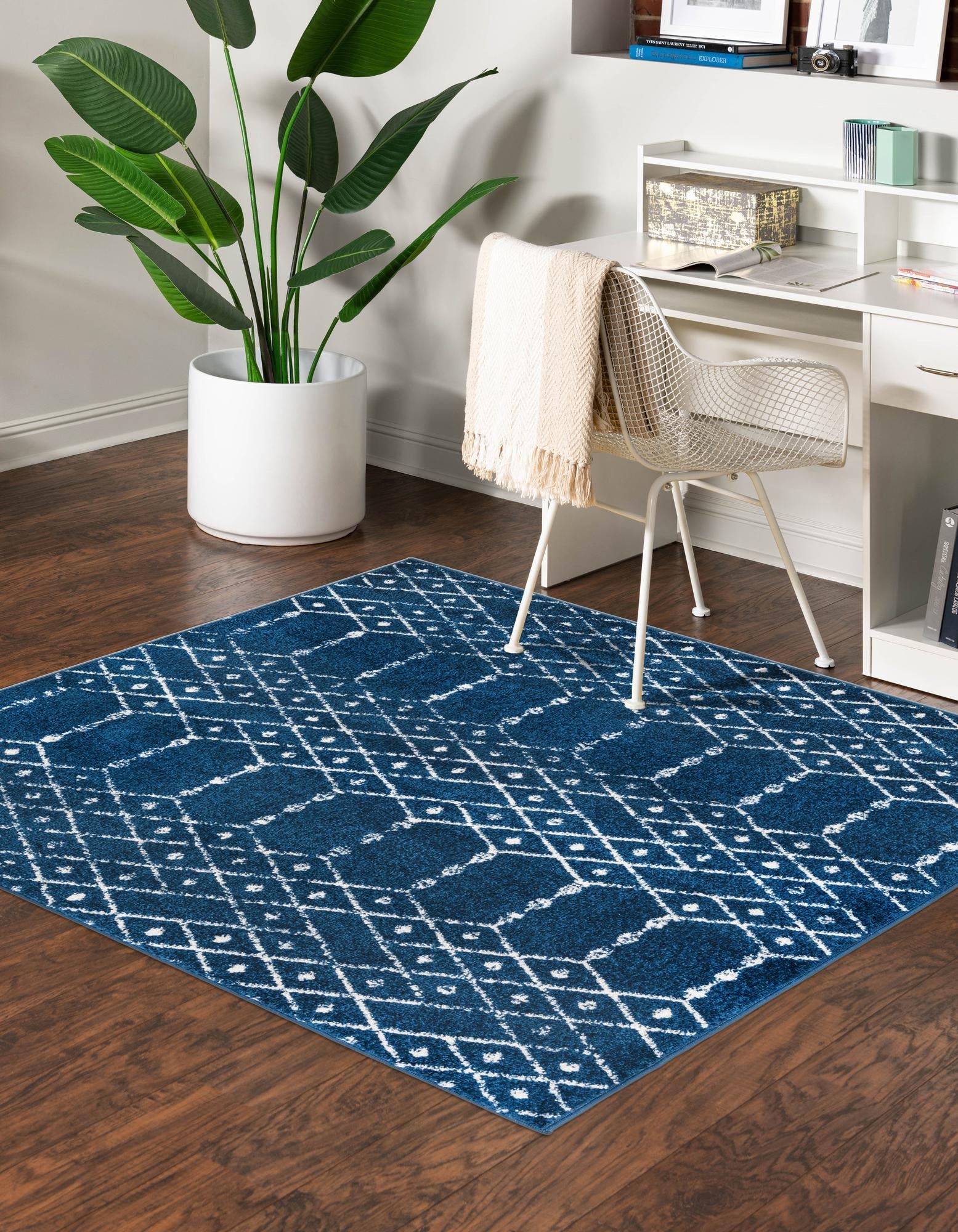 Mediterranean Lattice Collection Area Rug - Santorini (Navy Blue)