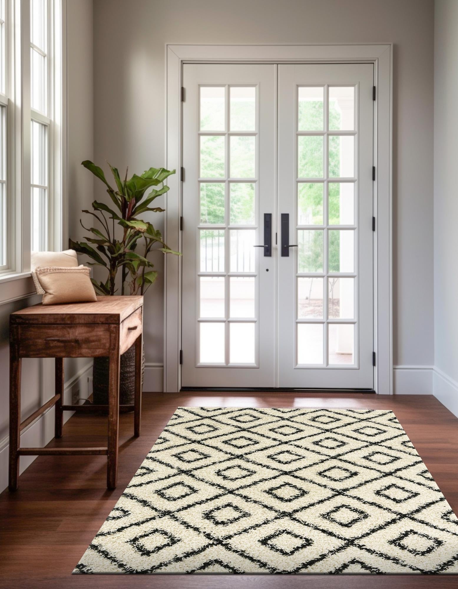 Trellis Haven Collection Area Rug - Soho (White and Black)