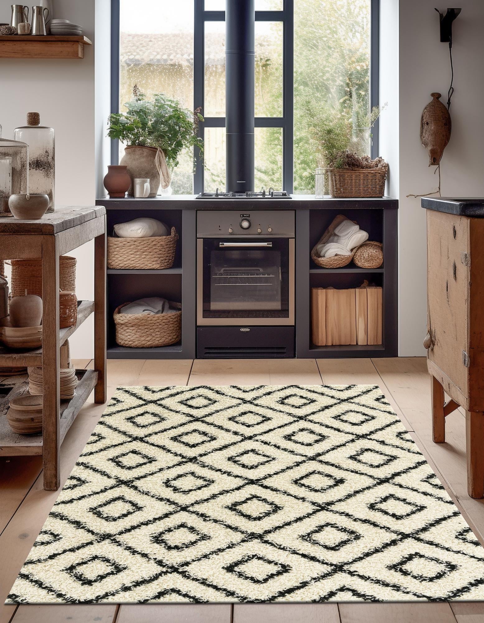 Trellis Haven Collection Area Rug - Soho (White and Black)