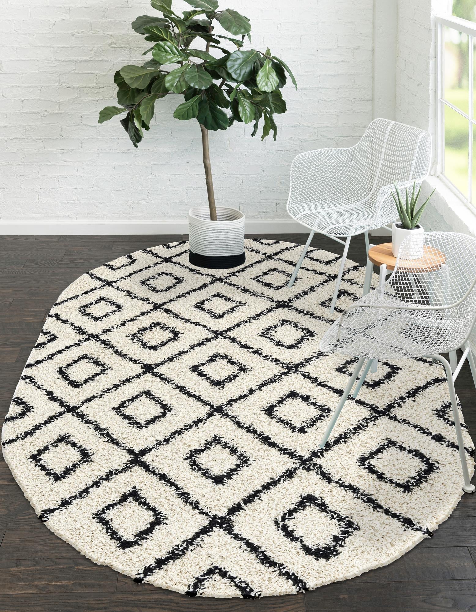 Trellis Haven Collection Area Rug - Soho (White and Black)