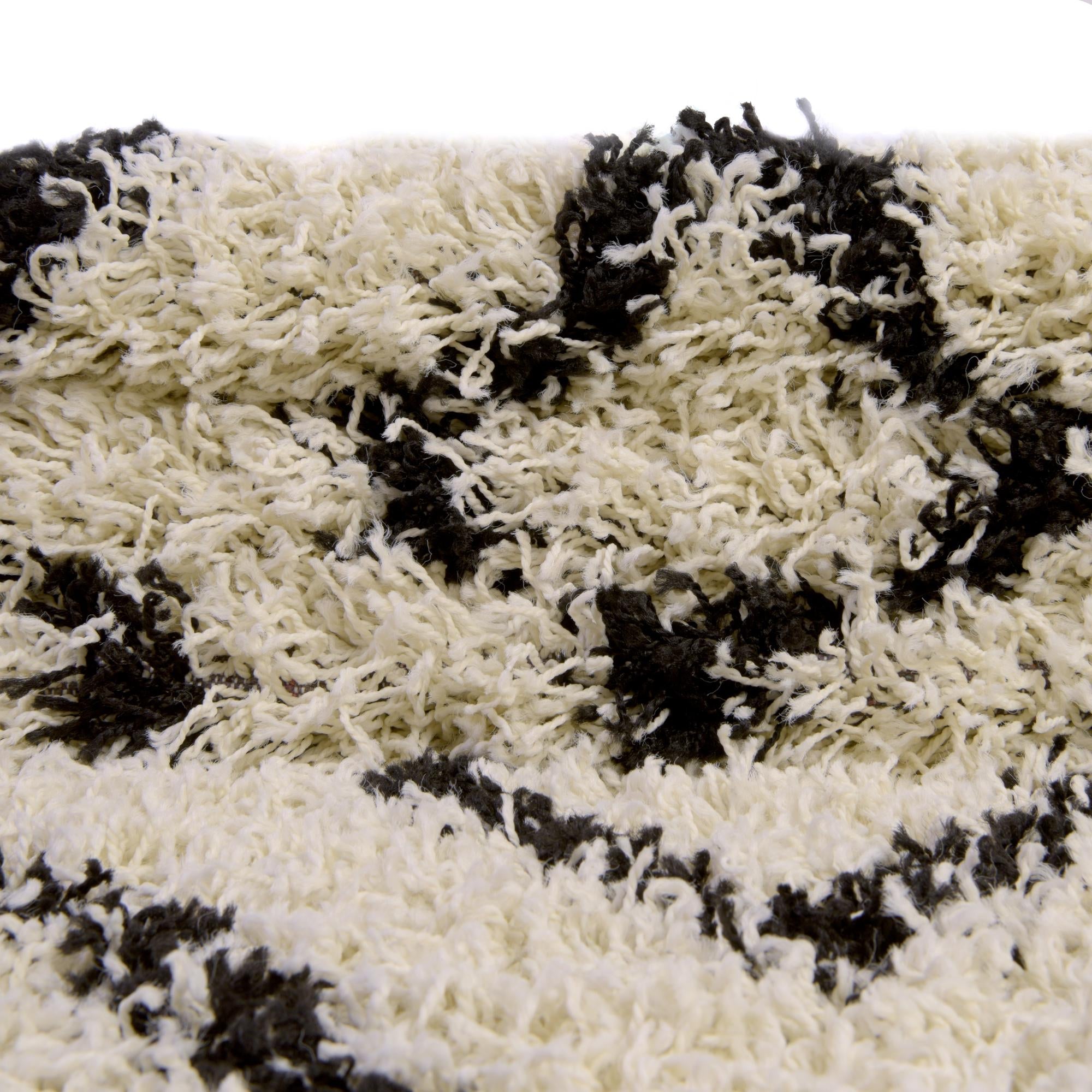 Trellis Haven Collection Area Rug - Soho (White and Black)