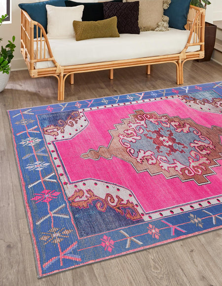 Heritage Elegance Collection Area Rug -  Winterthur (Fuchsia)