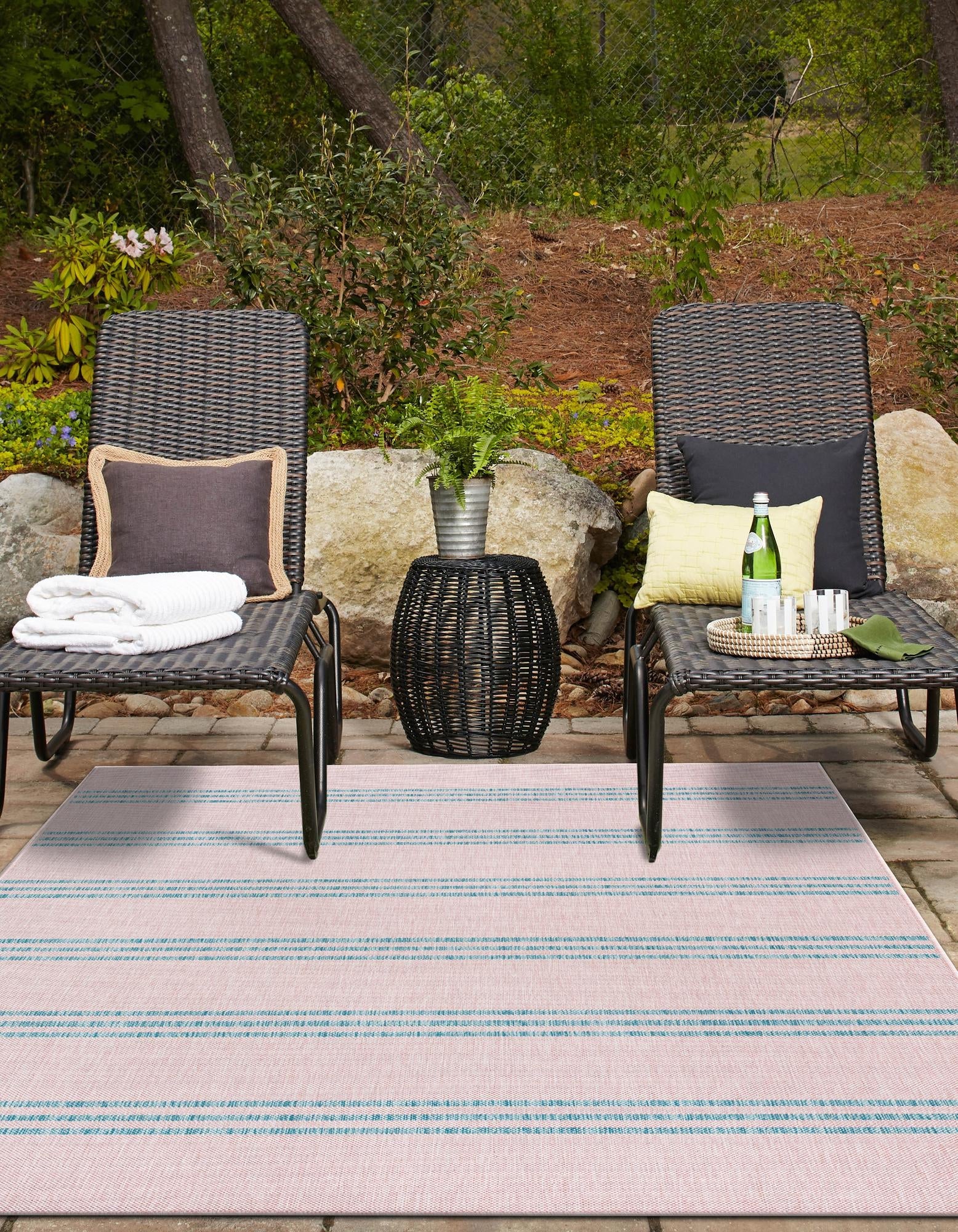 Urban Oasis Rugs Collection Area Rug -  District (Pink)