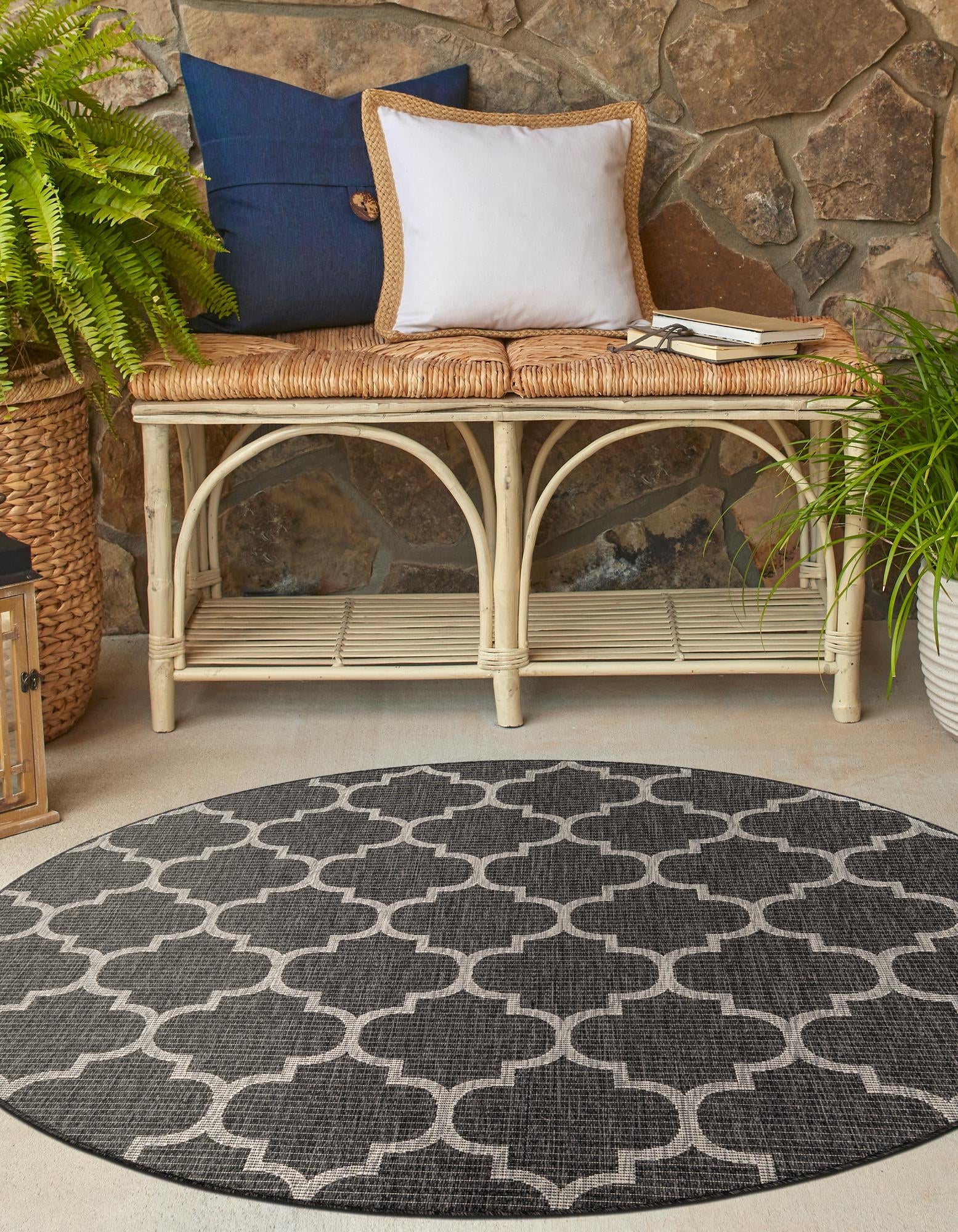 Seaside Lattice Collection Area Rug - Arbor (Black)