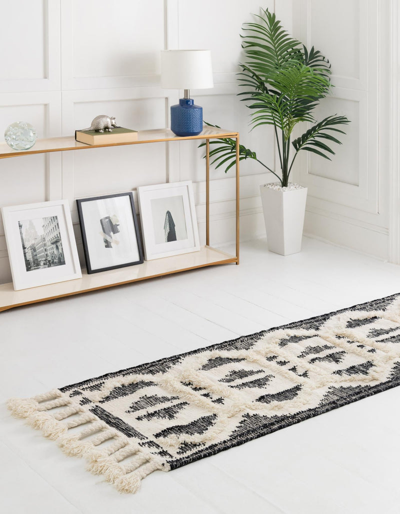 Sedona Sands Collection Area Rug - BellRock Runner Black and White  lifestyle 147