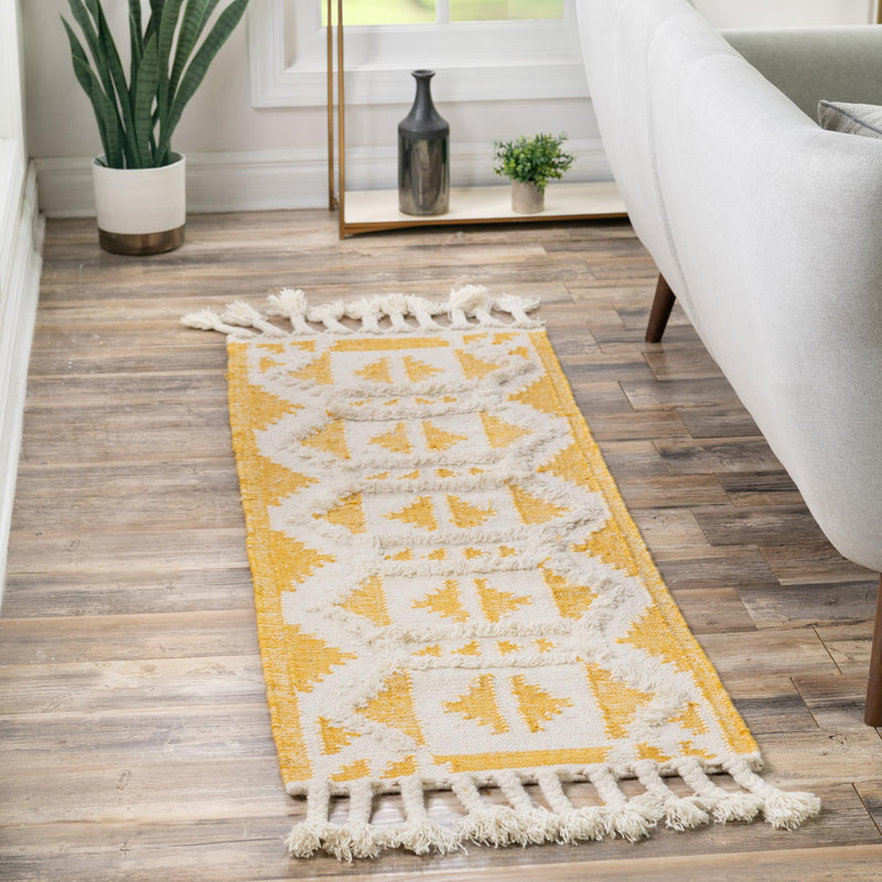 Sedona Sands Collection Area Rug - BellRock Runner Yellow and White  lifestyle 181