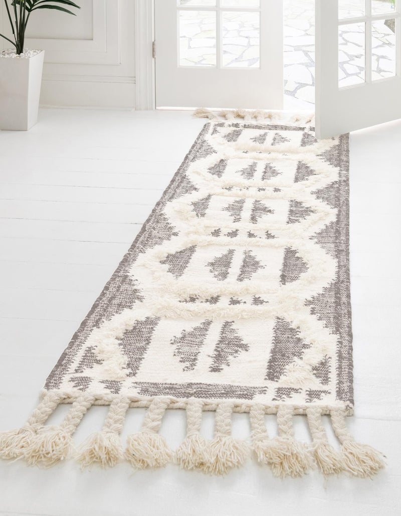 Sedona Sands Collection Area Rug - BellRock Runner Gray and White  lifestyle 139