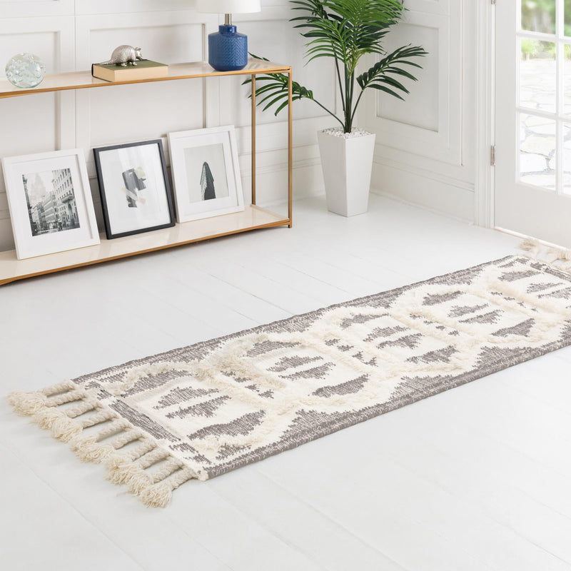 Sedona Sands Collection Area Rug - BellRock Runner Gray and White  lifestyle 195