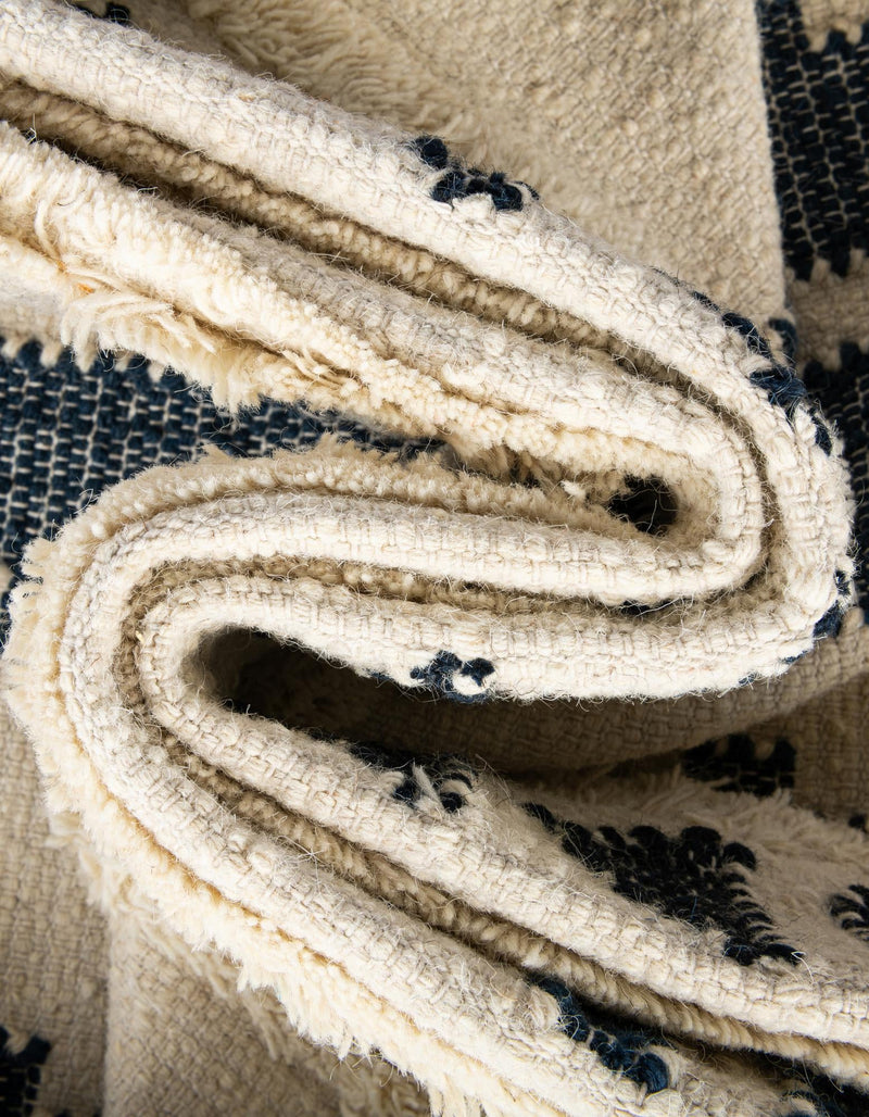 Sedona Sands Collection Area Rug - BellRock Runner Navy Blue and White  lifestyle 162