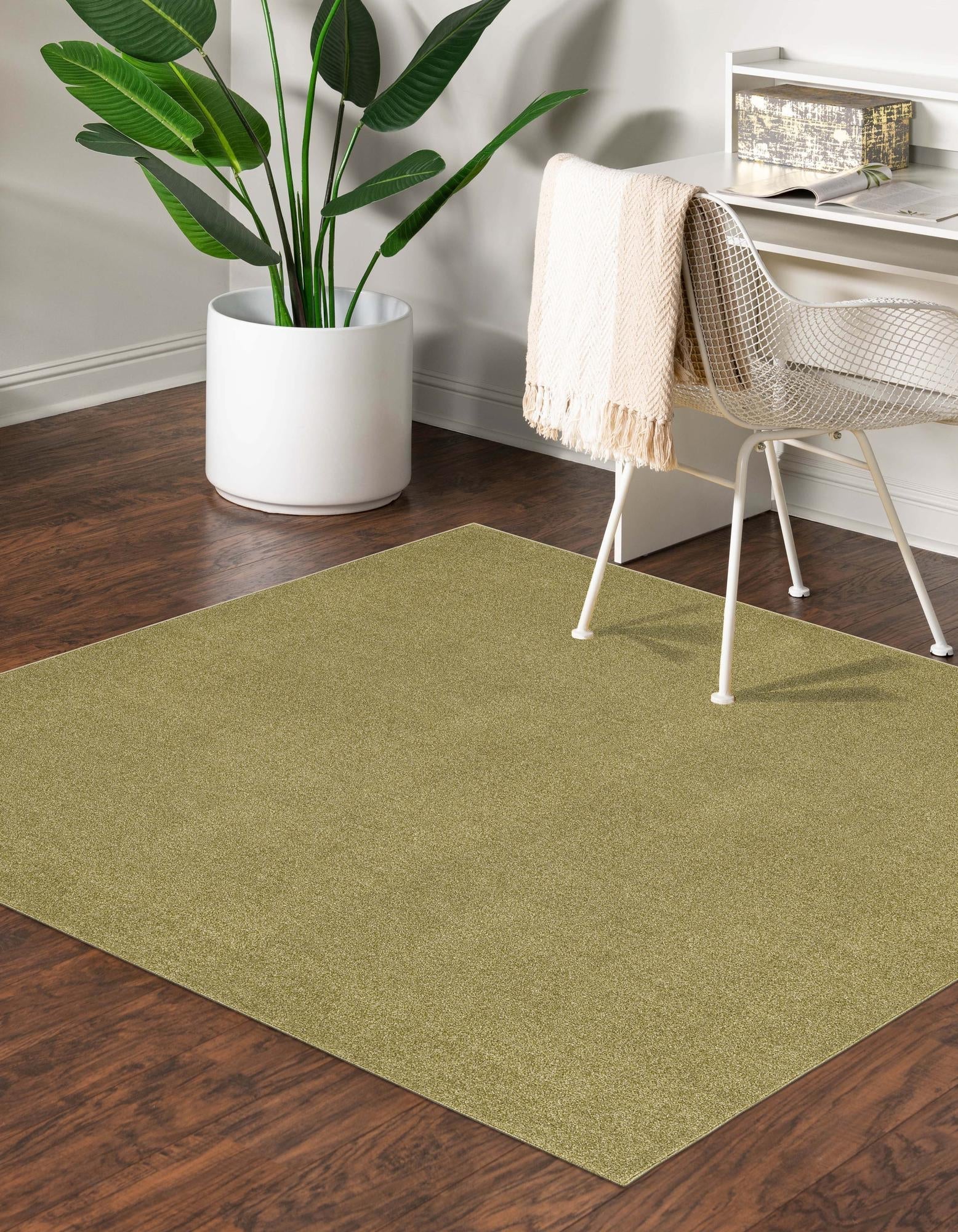 Everyday Elegance Collection Area Rug - Serenity (Fem Green)