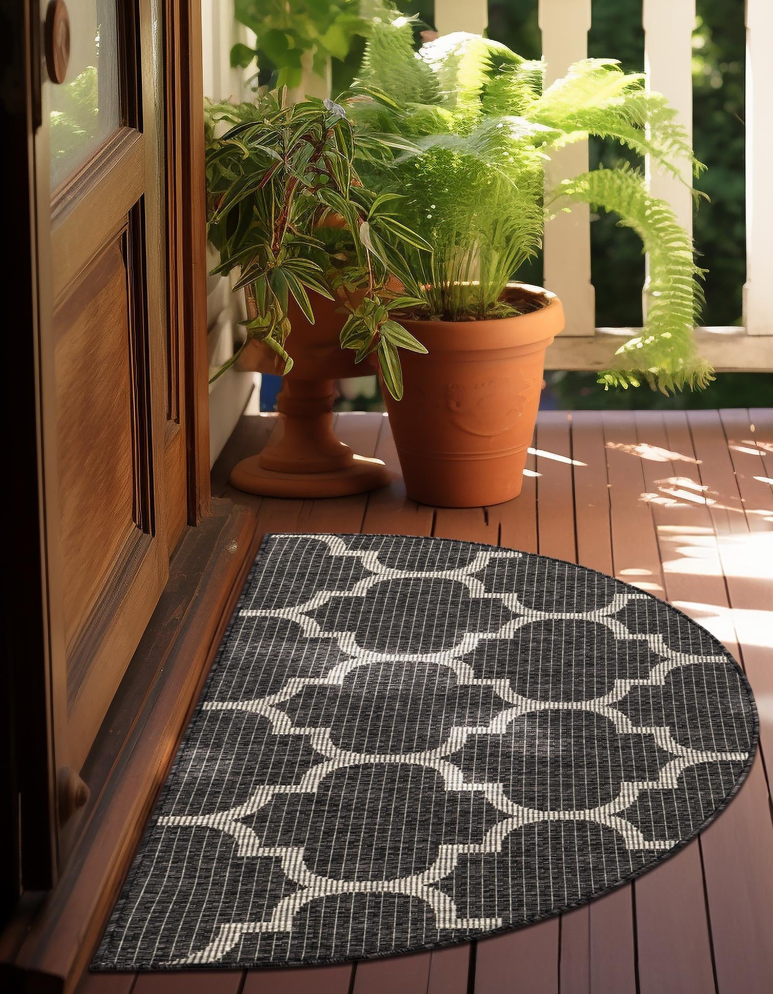 Seaside Lattice Collection Area Rug - Arbor (Black)