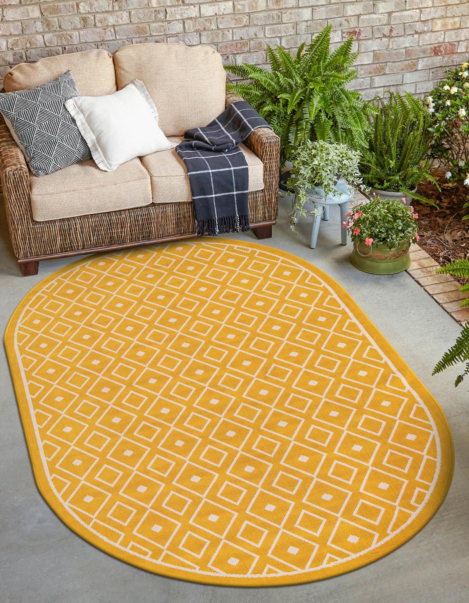 Seaside Lattice Collection Area Rug - Brighton