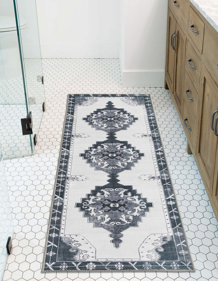 Heritage Elegance Collection Area Rug -  Winterthur (Black and White)