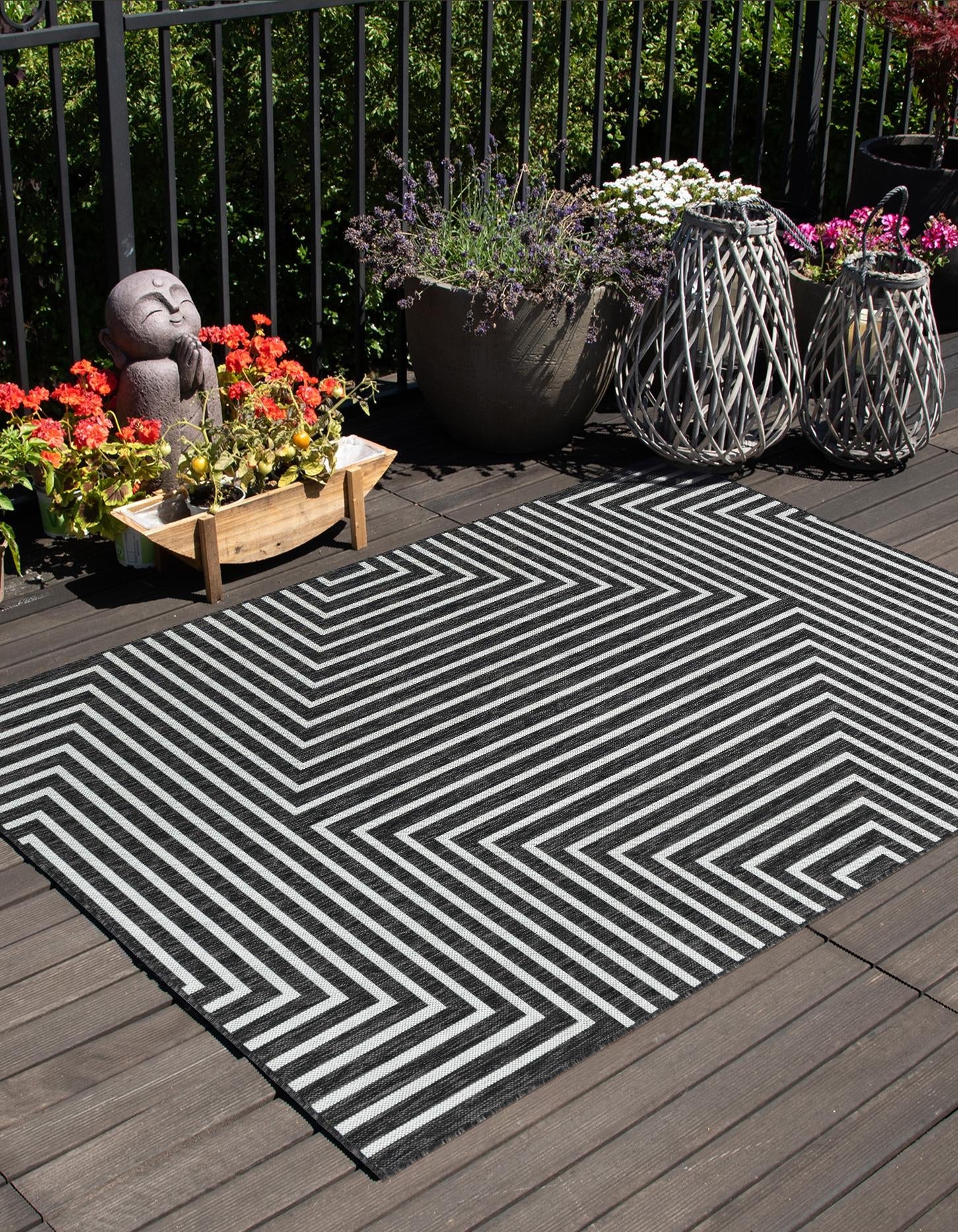 Urban Terrace Collection Area Rug -  Astoria (Black and White)