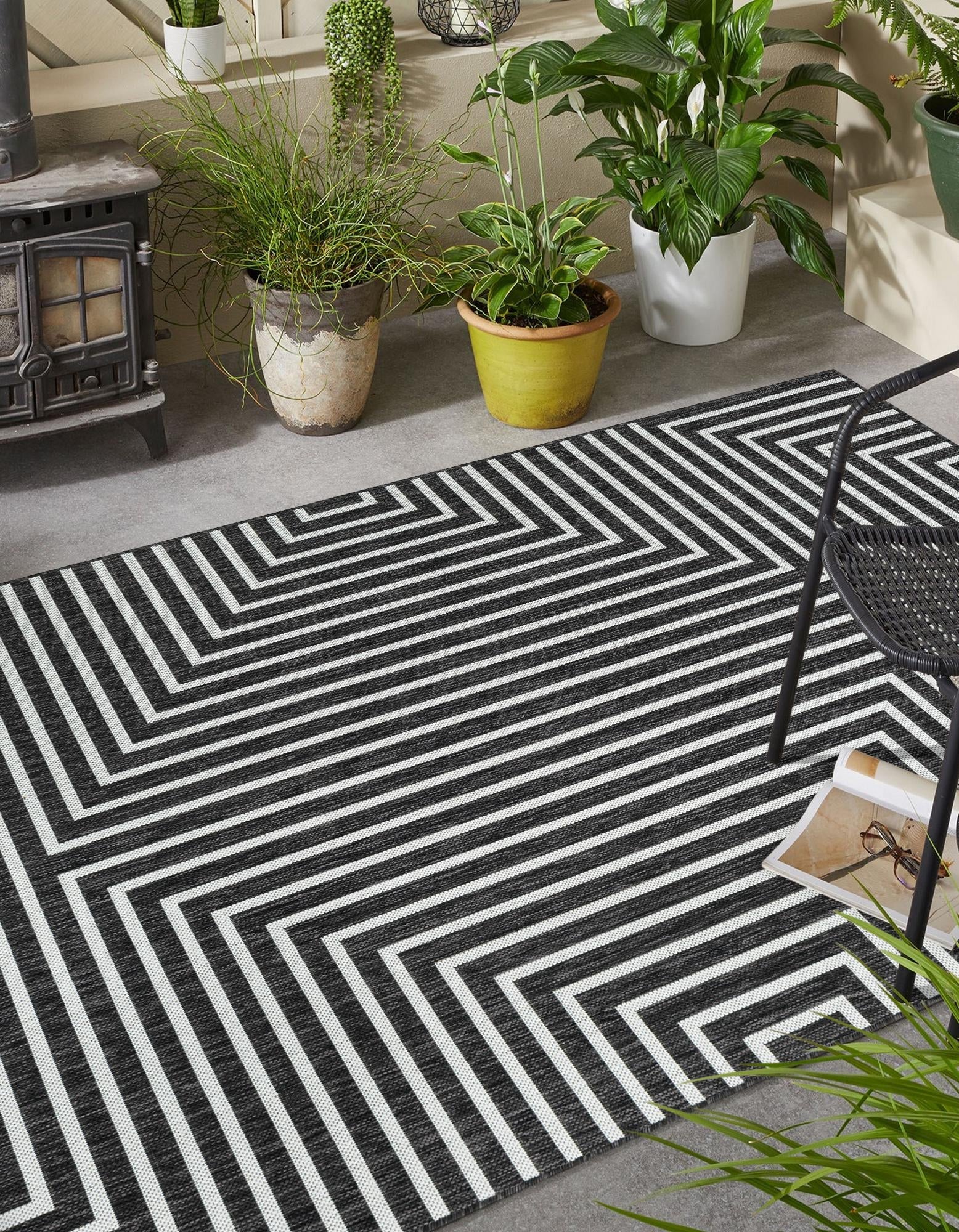 Urban Terrace Collection Area Rug -  Astoria (Black and White)