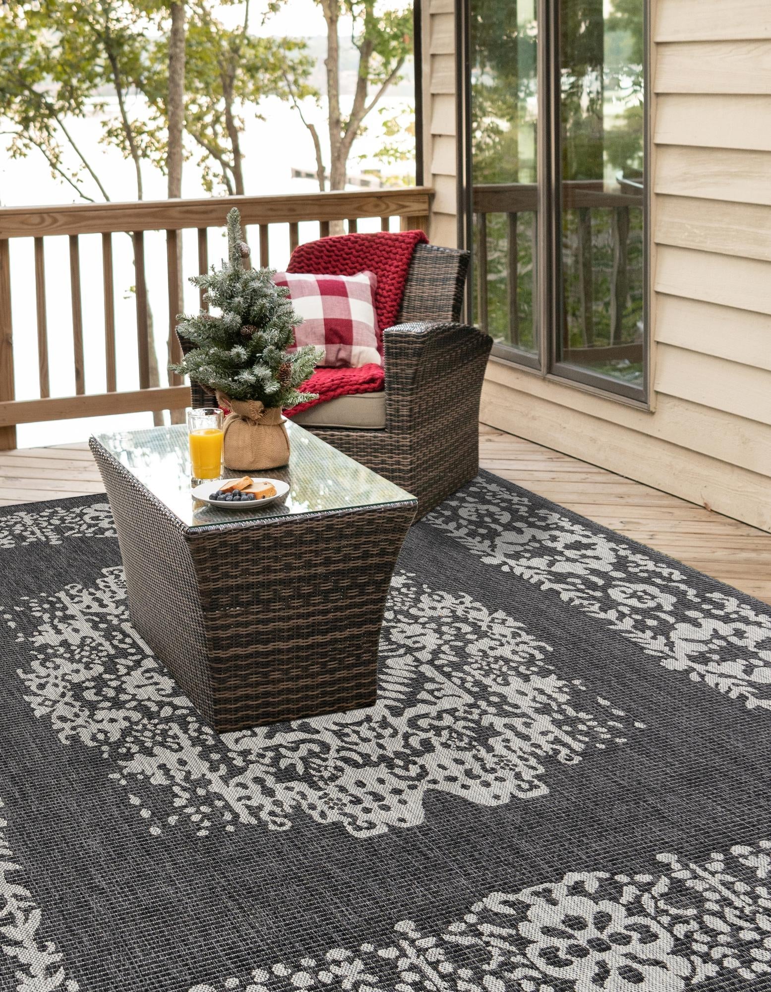 Patio Heritage Collection Area Rug - Savannah (Charcoal Gray)