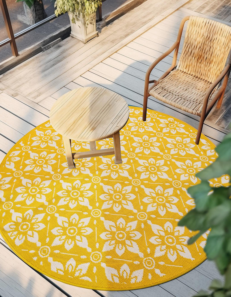 Seaside Lattice Collection Area Rug -  Whitby Round Yellow  lifestyle 89