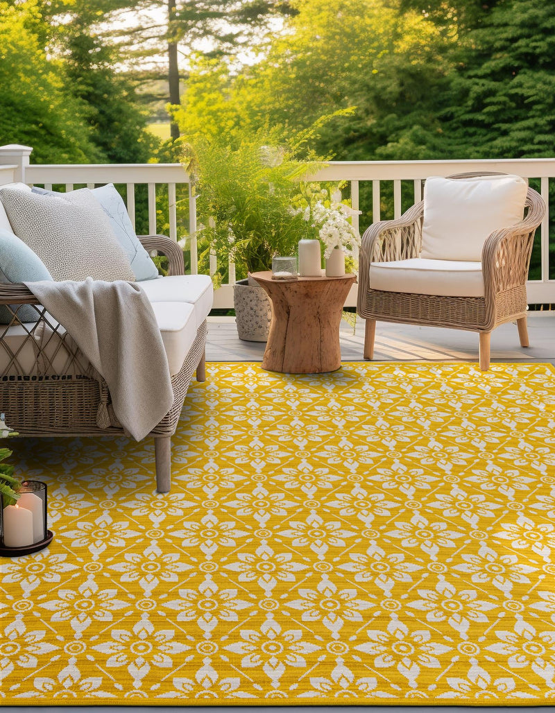 Seaside Lattice Collection Area Rug -  Whitby Square Yellow  lifestyle 135