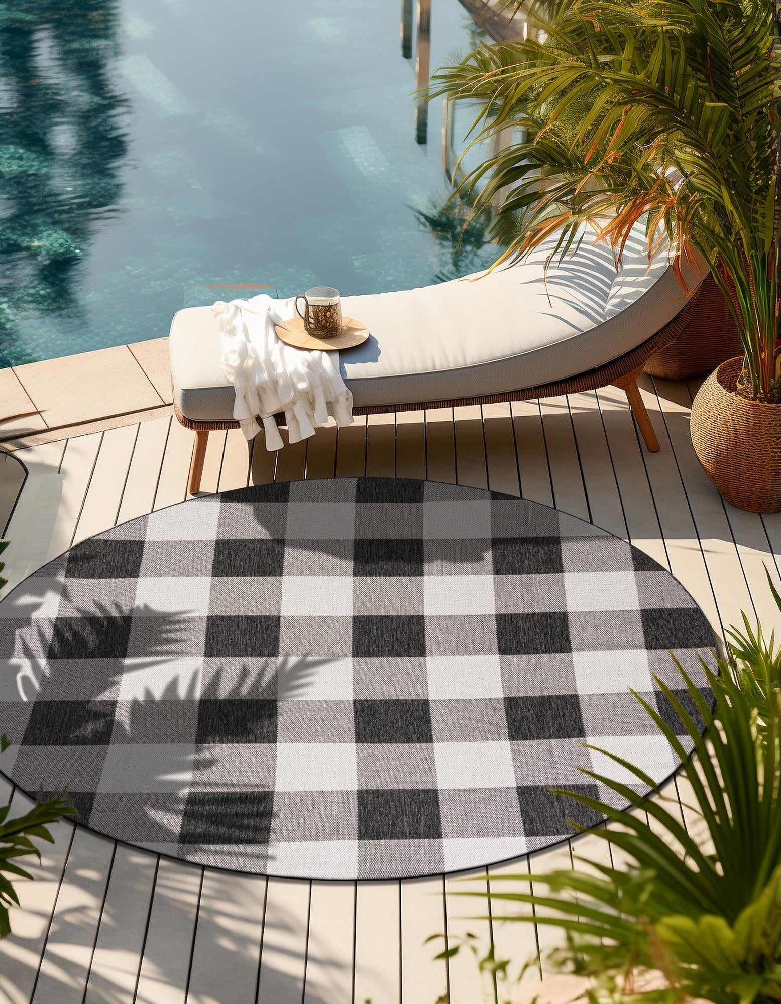 Patio Plaid Collection Area Rug - Veranda