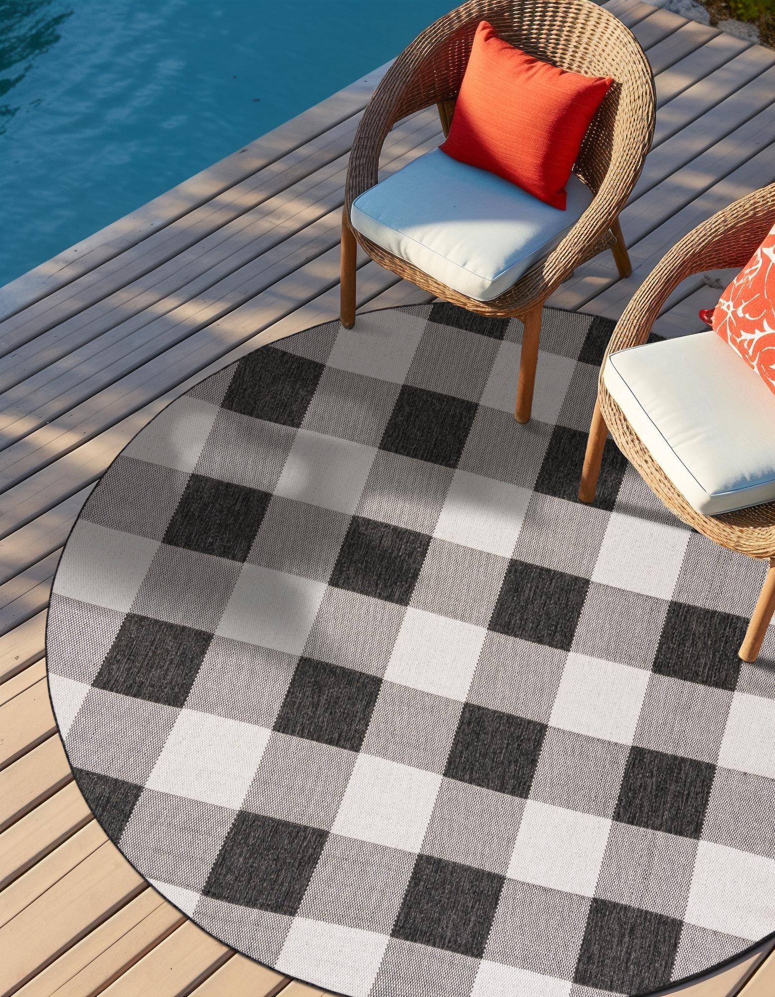 Patio Plaid Collection Area Rug - Veranda