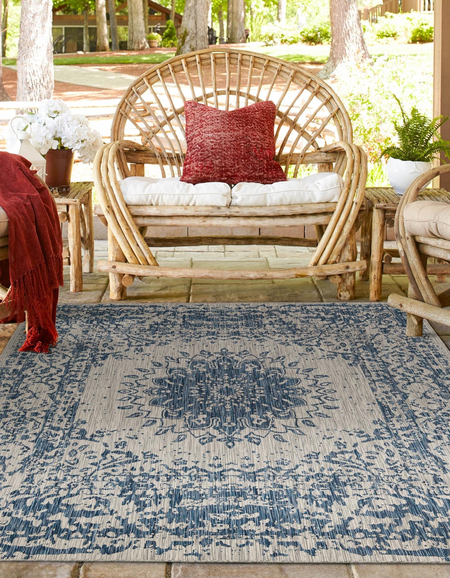 Patio Heritage Collection Area Rug -  Lafayette (Blue)