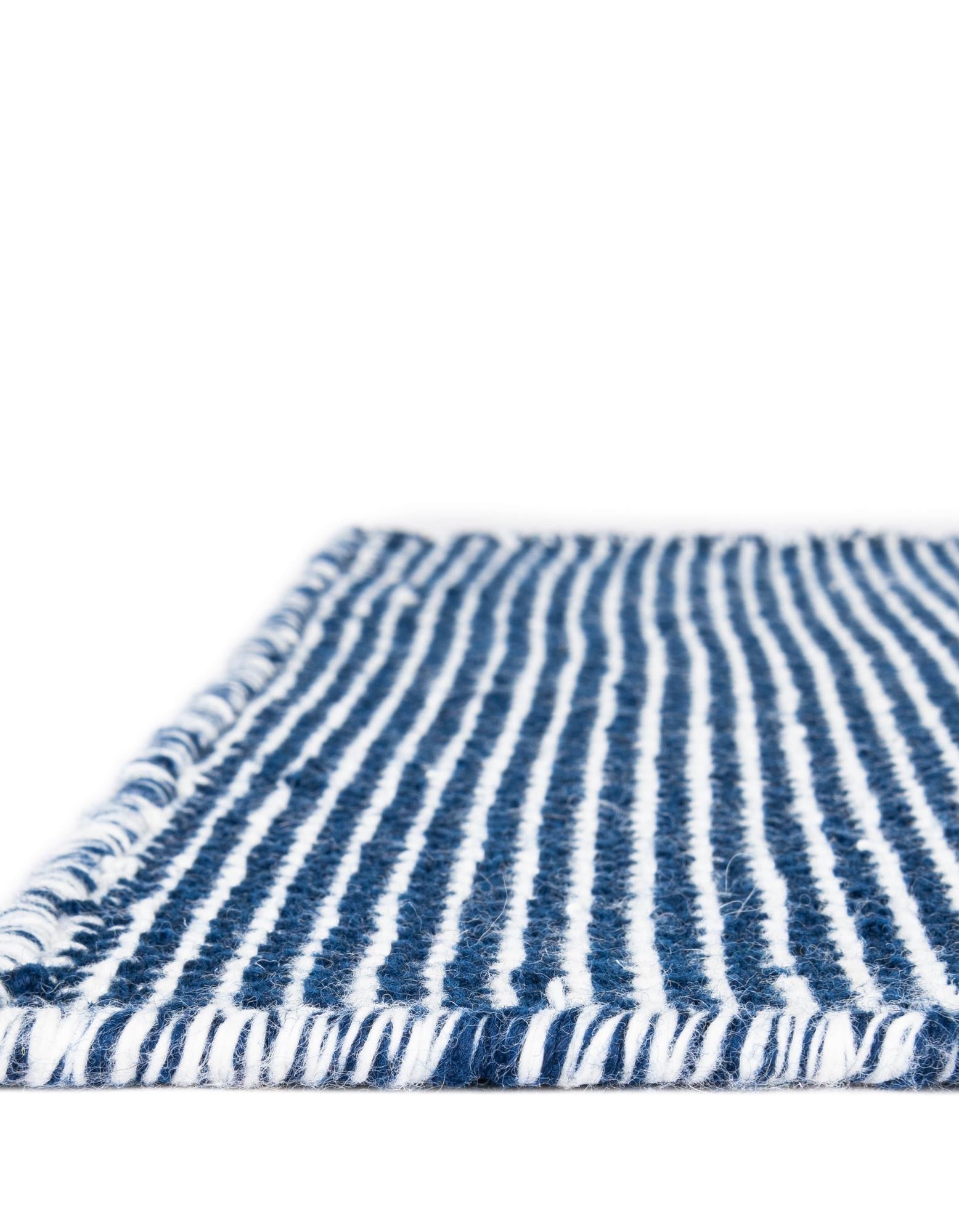 Jill Zarin Malibu Sands Outdoor Collection Area Rug - Pebble (Navy Sky)