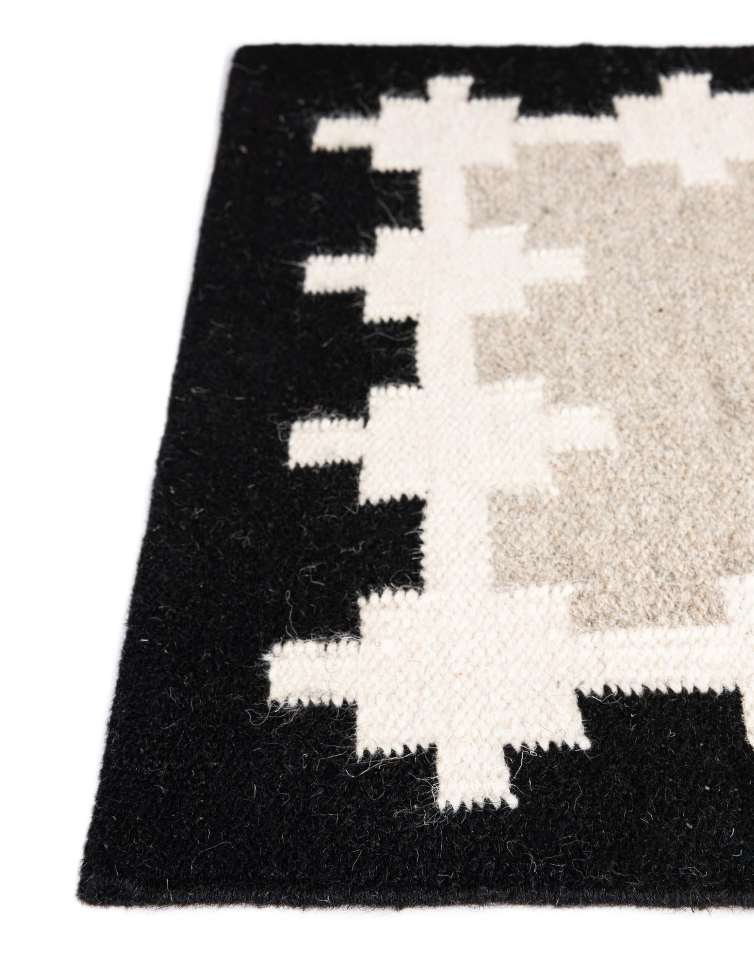 Caspian Wool Collection Area Rug - Baku