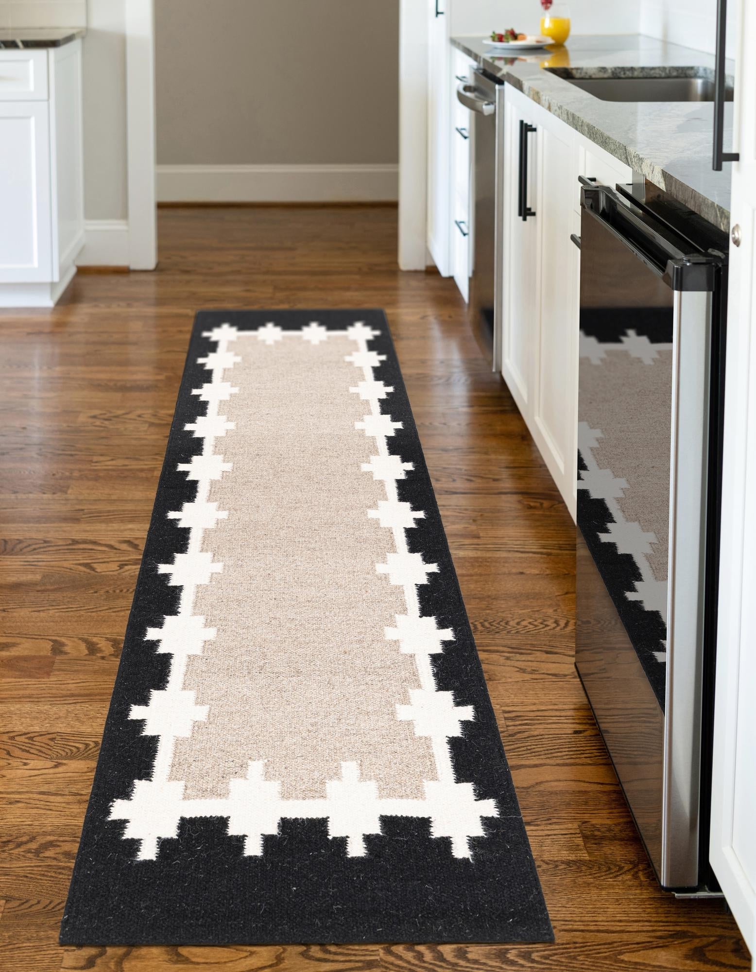 Caspian Wool Collection Area Rug - Baku