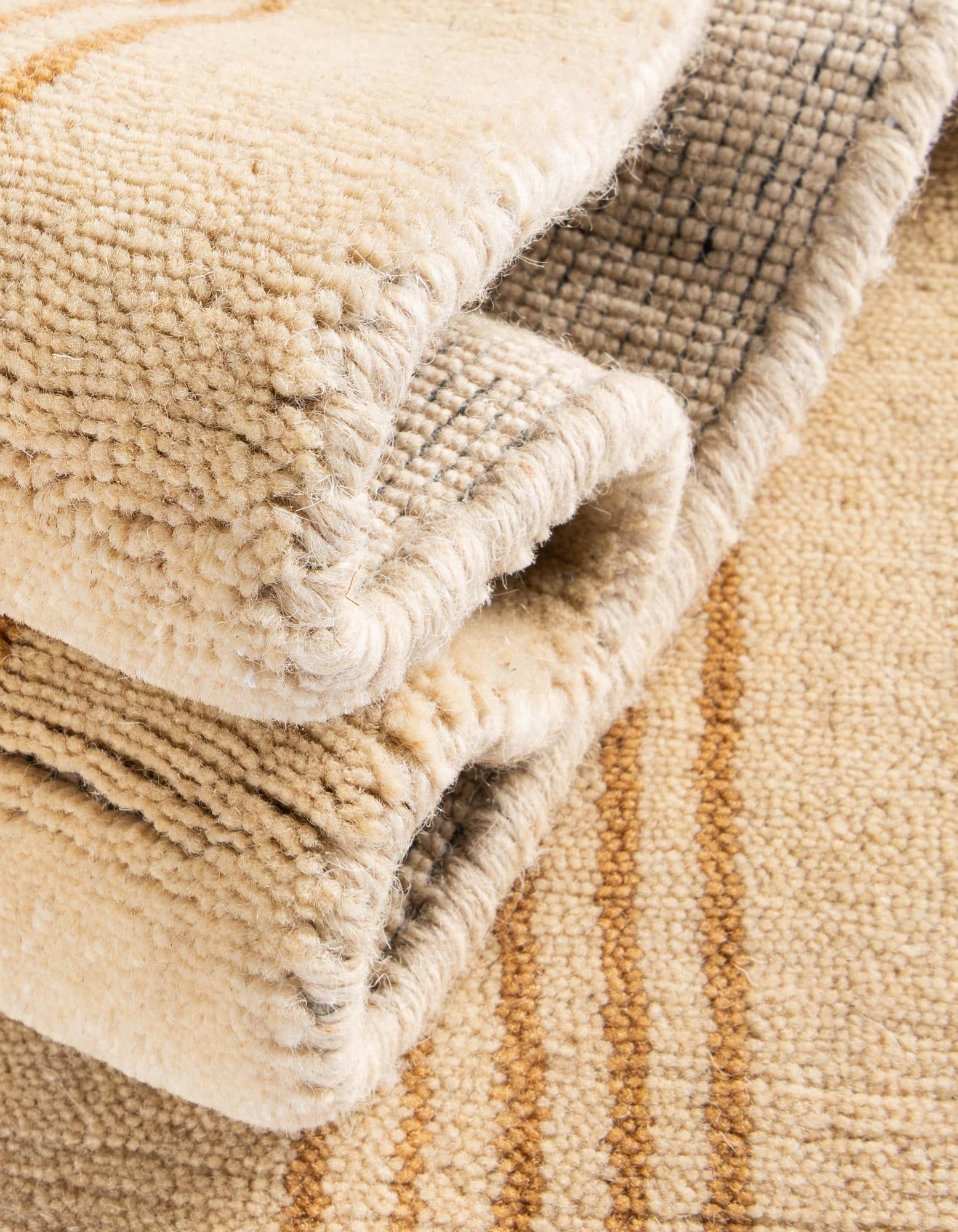 Zara Hills Wool Collection Area Rug - Savannah